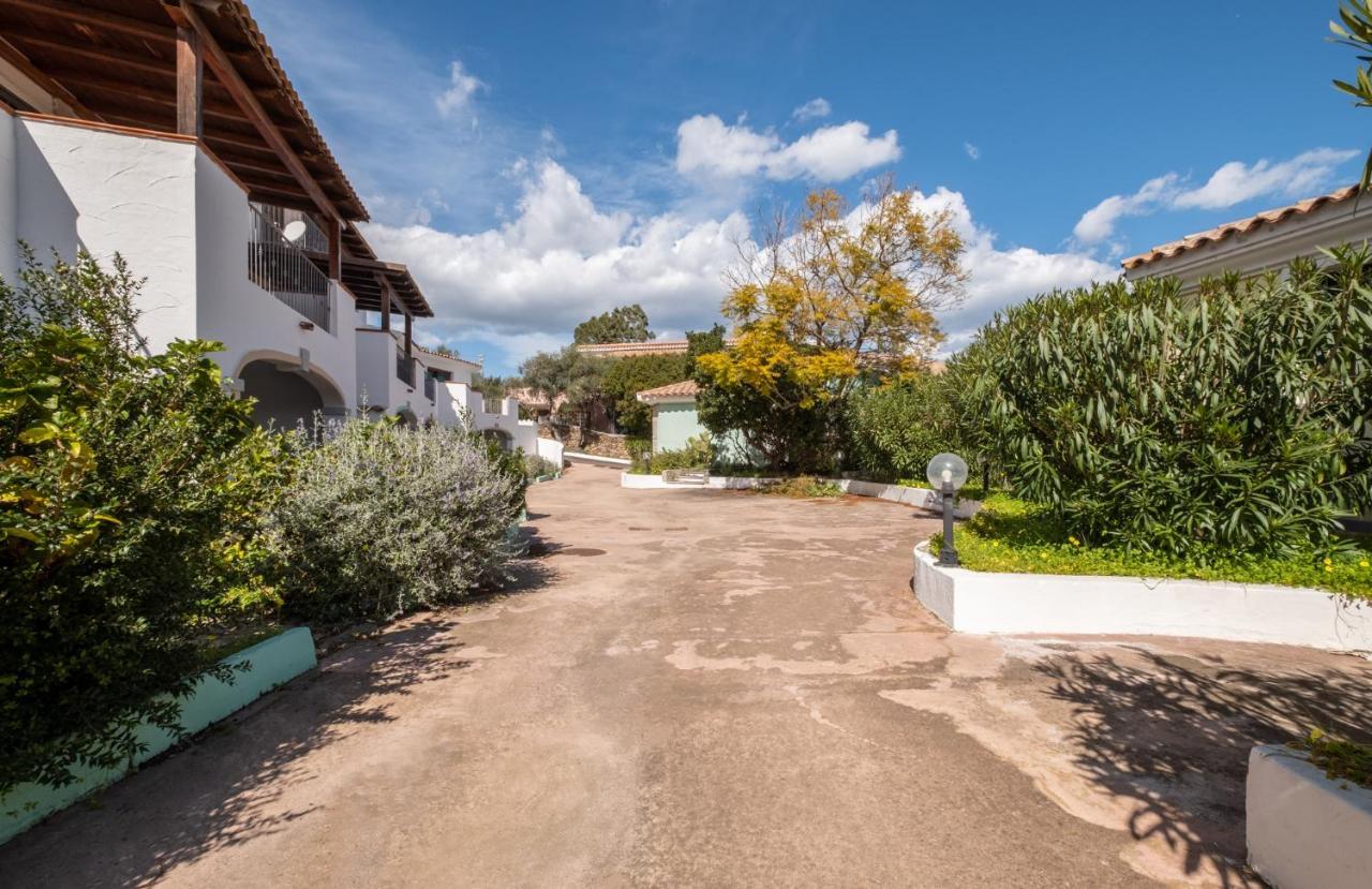 Villa Oleandri Rossi à Tanaunella Extérieur photo